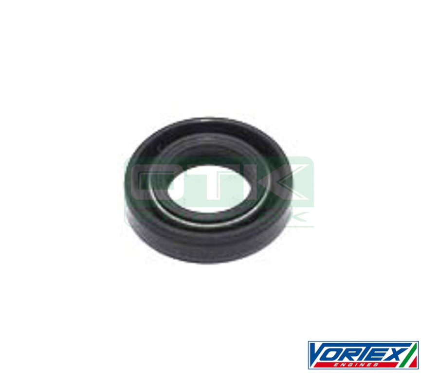 <P>CLUTCH LEVER OIL SEAL 10X18X4</P>